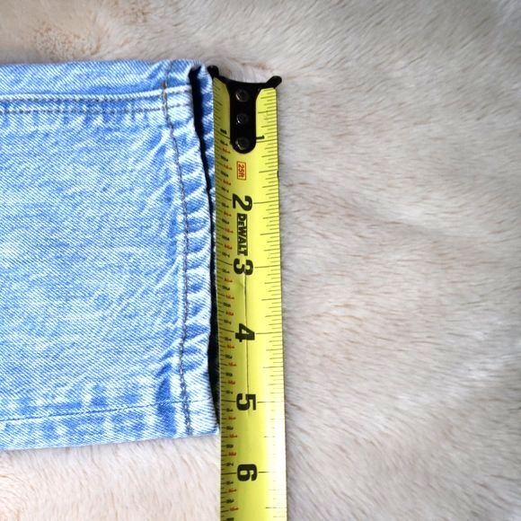 American Eagle Jeans Womens Size 2 Light Blue Highrise Mom Distressed Denim - Picture 7 of 13